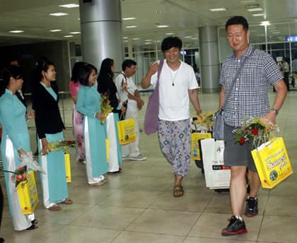 Sân bay Cam Ranh đón chuyến bay đầu tiên từ Hàn Quốc