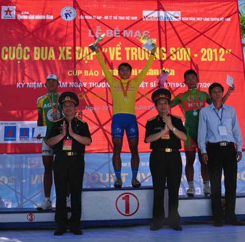 Tạm biệt và hẹn gặp lại ở giải đua xe đạp “Về Điện Biên Phủ- 2014”
