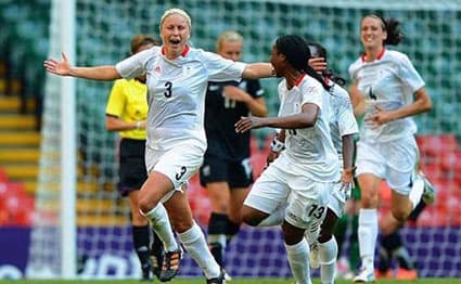 Bóng đá nữ Olympic London 2012: Chủ nhà khởi đầu thuận lợi