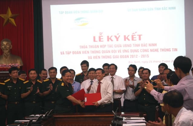 Tập đoàn Viettel ký thỏa thuận hợp tác về ứng dụng CNTT và VT với UBND tỉnh Bắc Ninh