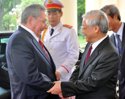 Việt Nam-Cuba thúc đẩy bước phát triển mới trong quan hệ hai Đảng, hai Nhà nước