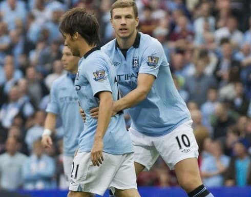 Chelsea và Man City khởi đầu thuận lợi