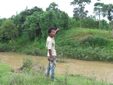Dòng sông ô nhiễm, người dân “khát” nước sạch