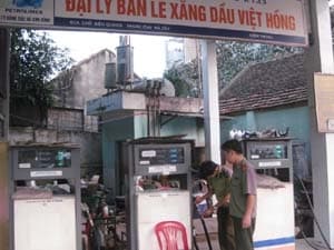Bắt quả tang một cây xăng gian lận trong đo lường