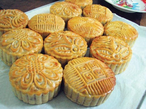 Hà Nội: Đình chỉ 2 cơ sở sản xuất bánh Trung thu