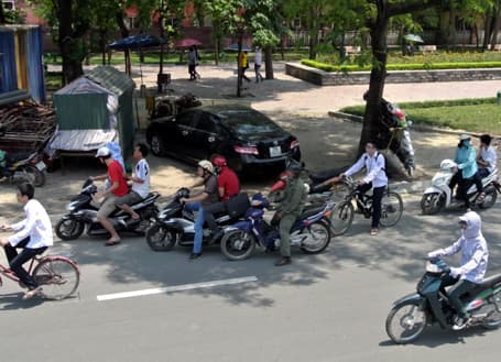 Bắc bộ thời tiết mát mẻ, Trung bộ đề phòng sạt lở đất