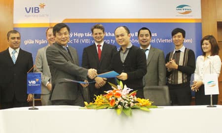 Viettel hợp tác với ngân hàng BIDV, VIB và HDBank triển khai dịch vụ BankPlus