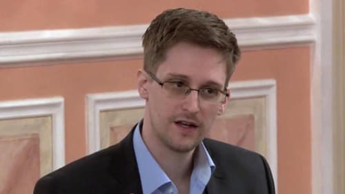 Cựu nhân viên CIA Snowden tuyên bố không mang tài liệu mật tới Nga