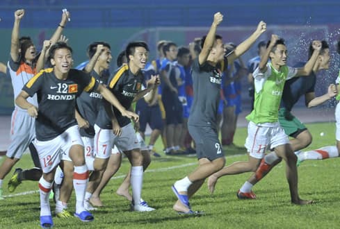 U23 Việt Nam gặp B.Bình Dương tại trận chung kết giải BTV Cup 2013