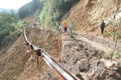 Lạng Sơn: Gần 100 hộ dân huyện Lộc Bình đang bị cô lập
