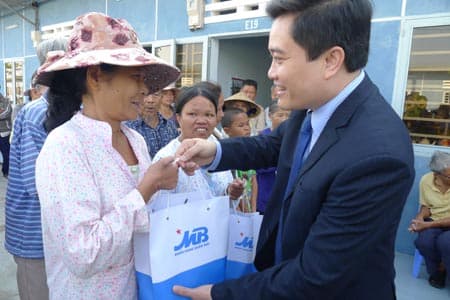 Nghĩa tình của MB với những người dân nghèo Đà Nẵng