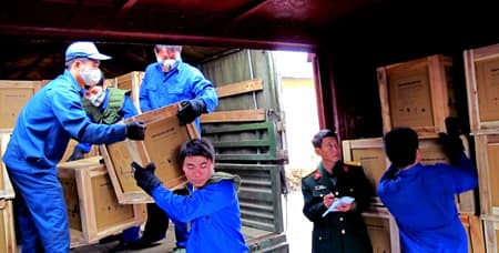 Để pháo hoa kịp đến mọi miền