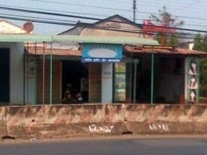 Chủ tiệm cắt tóc chết bất thường ngay tại cửa hàng