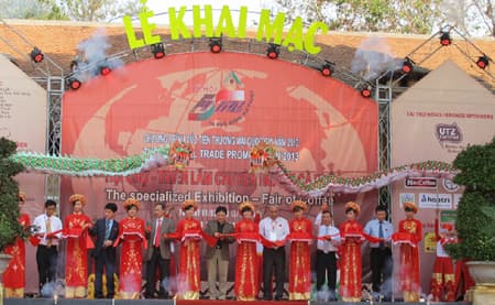 Hơn 700 gian hàng tham gia