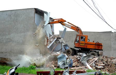 Kiên quyết xử lý, cưỡng chế và làm rõ các hành vi tiêu cực