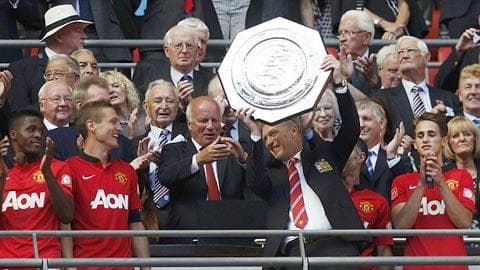 Van Persie giúp M.U đoạt Community Shield