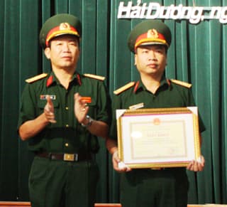 Thượng úy Hoàng Vũ Lập trả lại của rơi