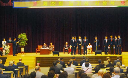 Nhà sáng lập KOTO Jimmy Phạm AM nhận giải thưởng Ilga lần thứ 5