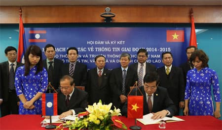 Hội đàm và ký kết kế hoạch hợp tác và thông tin giai đoạn 2014-2015