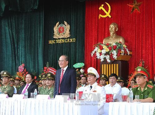 Chủ tịch Quốc hội Nguyễn Sinh Hùng dự khai giảng tại Học viện Cảnh sát nhân dân