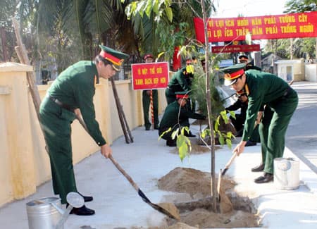 Trường Đại học Thông tin liên lạc tổ chức “Tết trồng cây” năm 2014