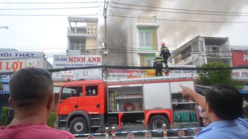TP Hồ Chí Minh: Lại cháy lớn, hai người tử vong