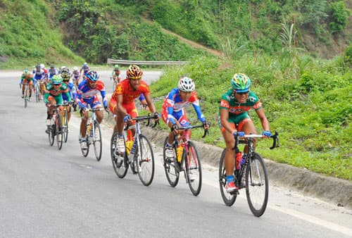 Chinh phục đèo Tây Bắc