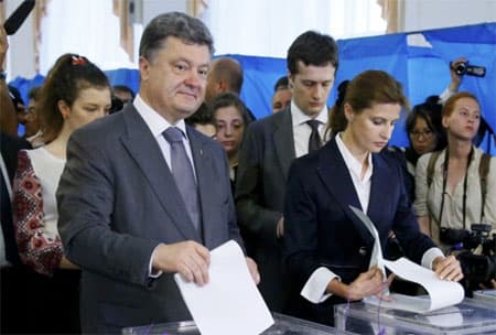 Tỷ phú Poroshenko tuyên bố đắc cử Tổng thống Ukraine