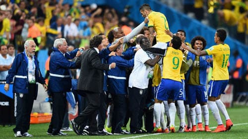 Neymar và Oscar tỏa sáng, Brazil thắng trận mở màn