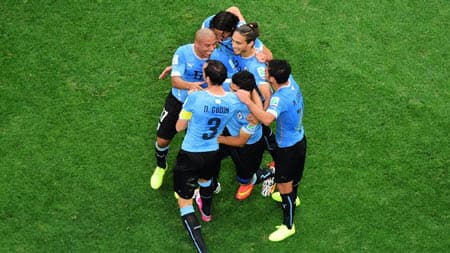 Uruguay - Anh: 2-1