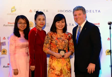 Tổng đài tiếng dân tộc của Viettel đoạt giải thưởng quốc tế
