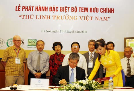 Phát hành bộ tem về “Thú linh trưởng Việt Nam”
