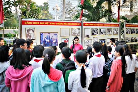 Triển lãm ảnh Đảng Cộng sản Việt Nam – Những mùa xuân lịch sử