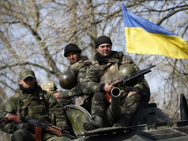Thỏa thuận ngừng bắn ở Ukraine bắt đầu có hiệu lực
