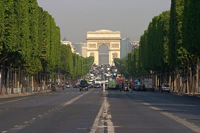 Đại lộ Champs Elysees của Pháp sẽ thành phố đi bộ