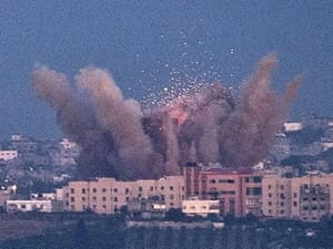 Israel tấn công trụ sở nội các Hamas ở Dải Gada