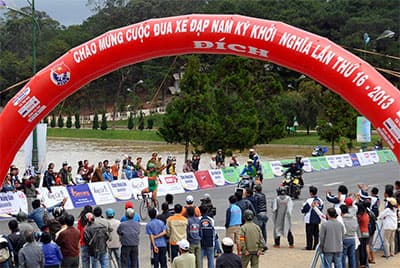 Hồ Văn Phúc giành áo vàng sau 4 chặng