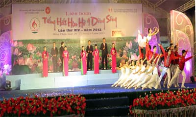 Liên hoan “Tiếng hát hẹn hò 9 dòng sông”