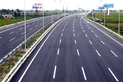 Thông xe 26km đầu tuyến cao tốc Hà Nội - Lào Cai