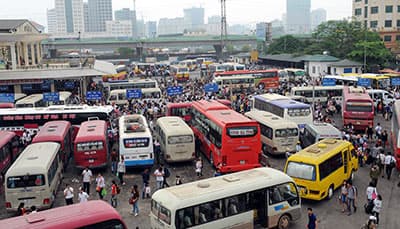 Tặng 8.000 vé xe cho công nhân về quê đón Tết Giáp Ngọ