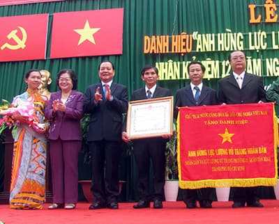 Phường 11, quận Tân Bình đón nhận danh hiệu Anh hùng LLVT Nhân dân