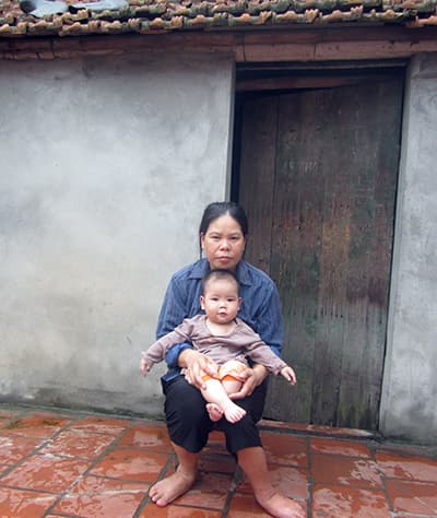 Thương cảnh mẹ tật nguyền, con bệnh tim nặng