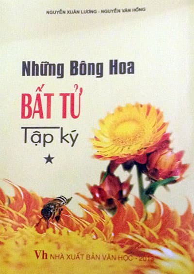 "Những bông hoa bất tử"