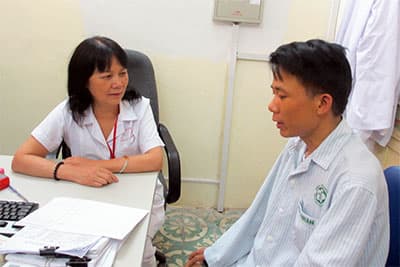 Nên tiêm phòng để loại trừ viêm gan B