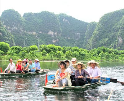 Những tay chèo "mát khách"