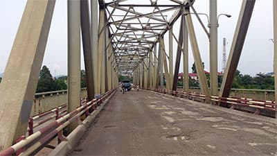 Phân luồng giao thông phục vụ sửa chữa cầu Phong Châu