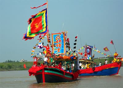 Tưng bừng khai hội Mùa Thu Côn Sơn – Kiếp Bạc 2013