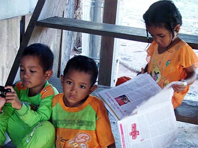 Gặp những người Cam-pu-chia thoát chết sau lũ dữ