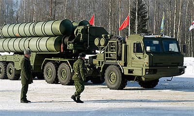 Lực lượng Phòng thủ Không gian Vũ trụ Nga sẽ được trang bị trung đoàn tên lửa S - 400 “Triumph”