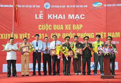 Khai mạc Cuộc đua xe đạp "Xuyên Việt - 2014, Cúp Quốc phòng Việt Nam"